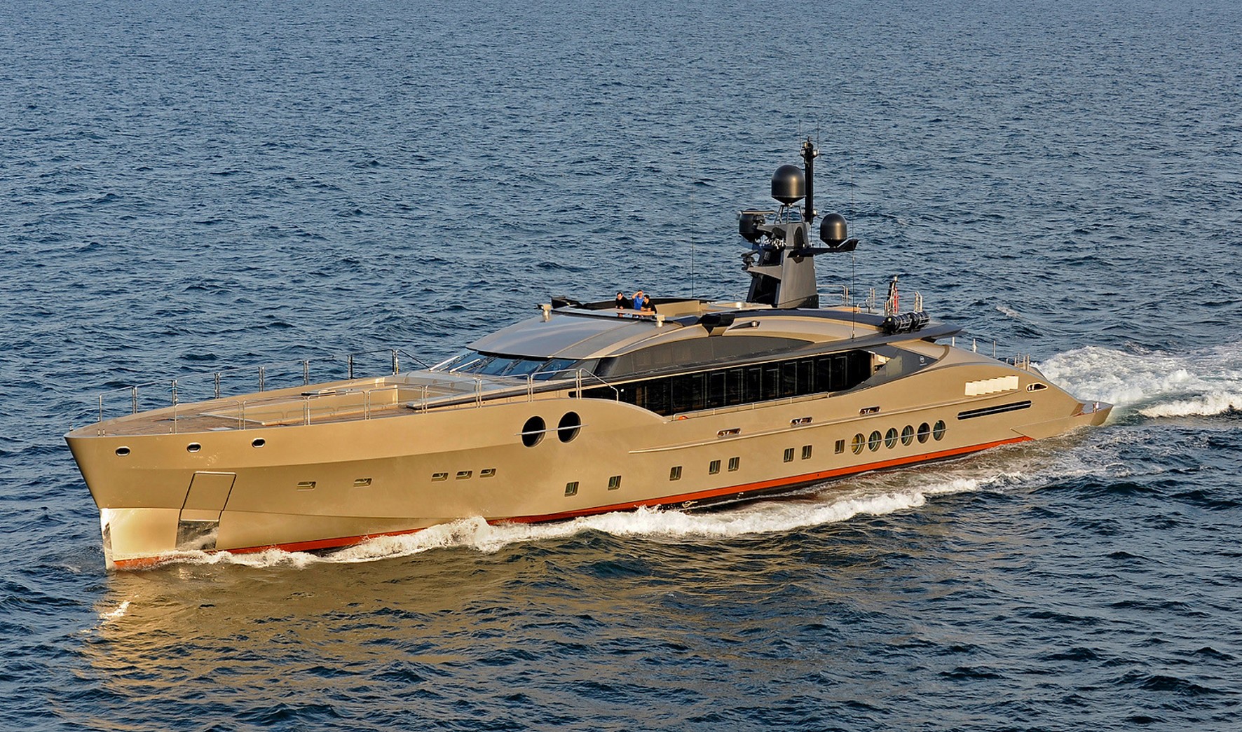 db9 yacht proprietaire